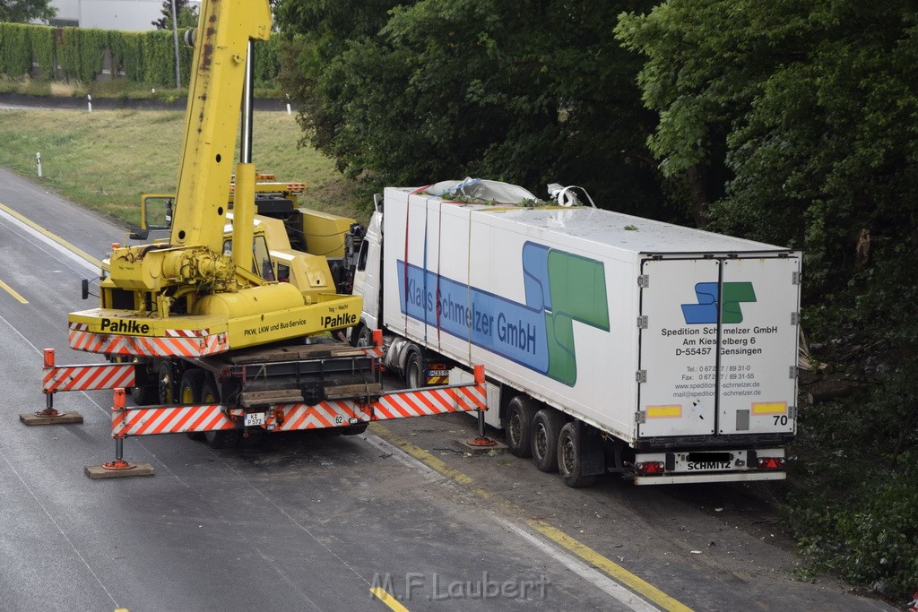 Schwerer VU A 3 Rich Oberhausen Hoehe AK Leverkusen P872.JPG - Miklos Laubert